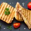 87. Tosti salami en kaas